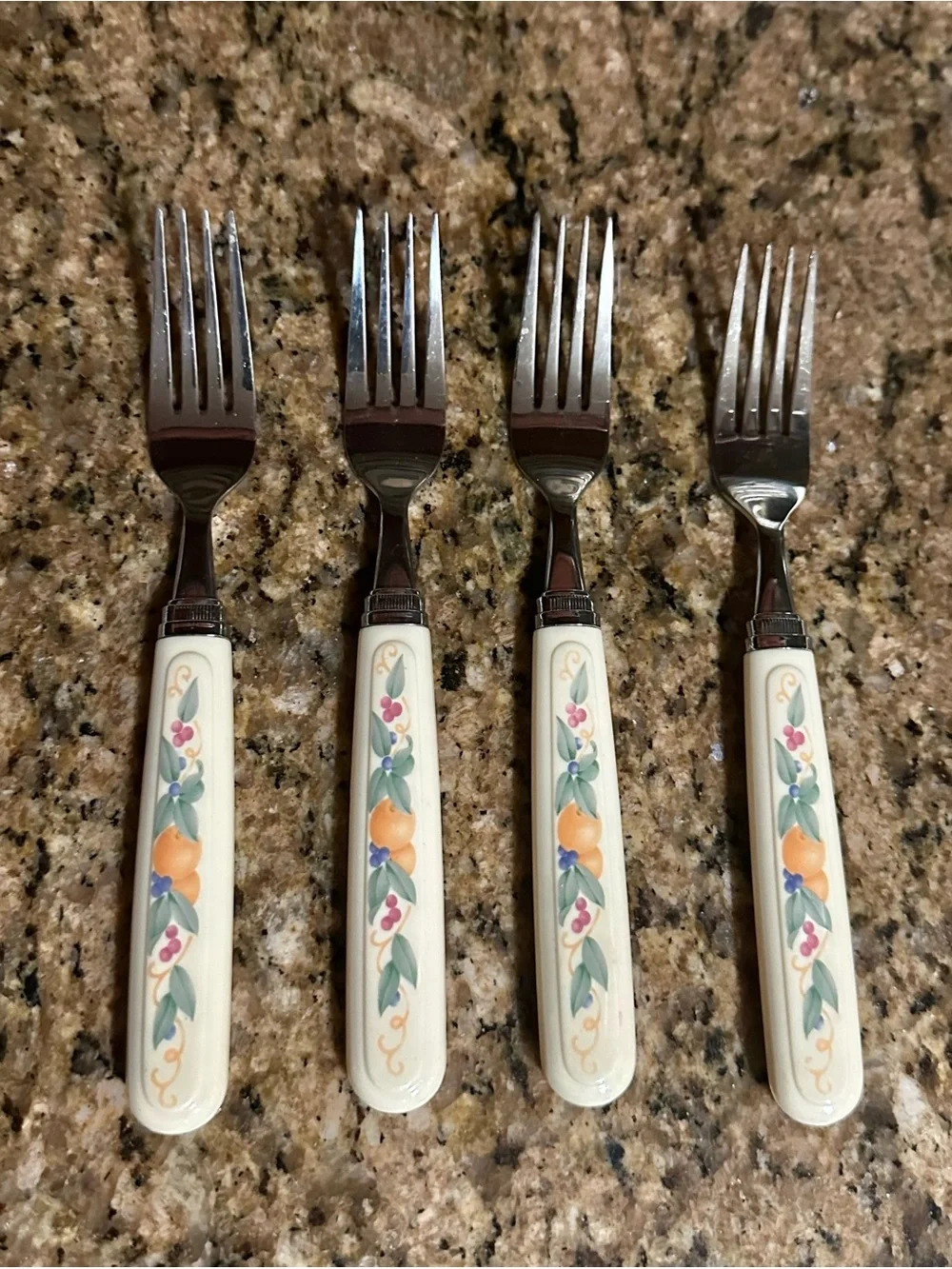 Corelle Abundance pattern Cutlery Set - 12-Piece Home Dining Flatware